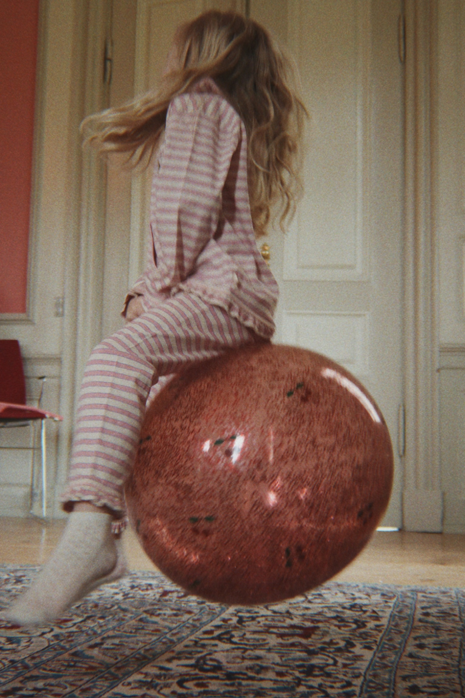 Konges Slojd Glitter Jump Ball, Cherry Hobihobused / hüppeloomad/ hüppepallid - HellyK - Kvaliteetsed lasteriided, villariided, barefoot jalatsid