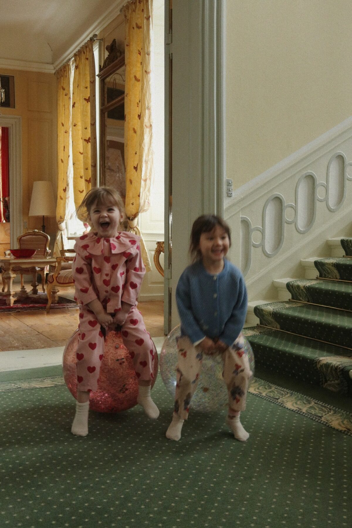 Konges Slojd Glitter Jump Ball, Lemon Hobihobused / hüppeloomad/ hüppepallid - HellyK - Kvaliteetsed lasteriided, villariided, barefoot jalatsid