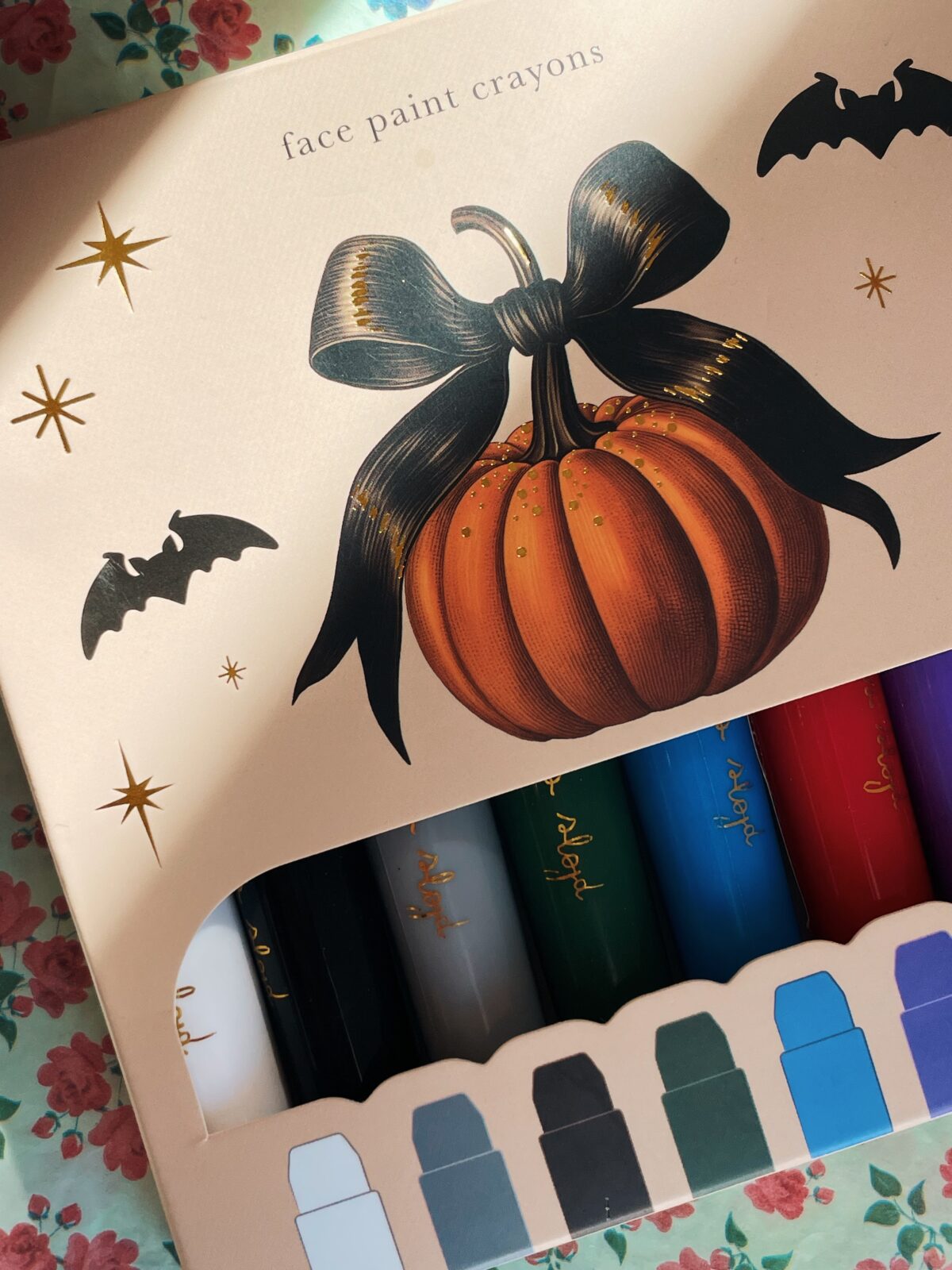 Konges Slojd näovärvipliiatsite komplekt, 8tk Hooldusvahendid, kosmeetika ja aksessuaarid - HellyK - Kvaliteetsed lasteriided, villariided, barefoot jalatsid