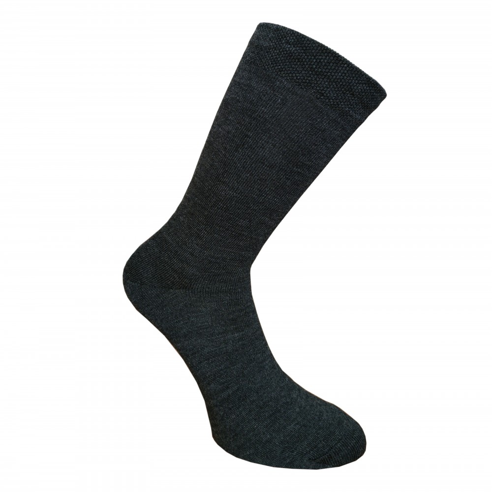 Superwash õhukesed siledas koes meriinovillased sokid, must Superwash õhukesed siledas koes meriinovillased sokid, must Villariided - HellyK - Kvaliteetsed lasteriided, villariided, barefoot jalatsid