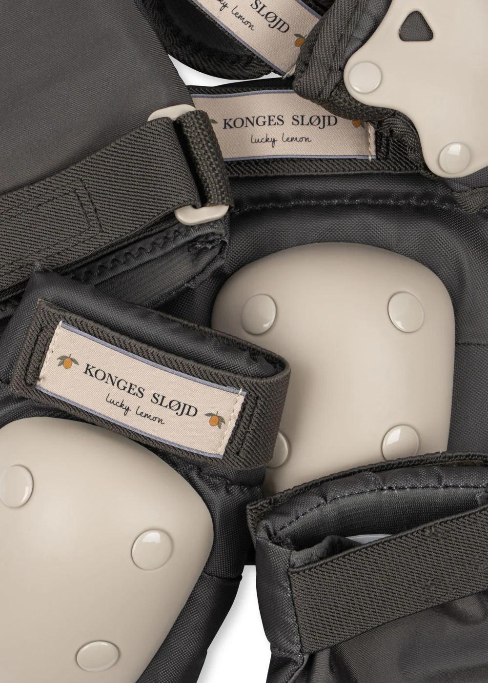 Konges Slojd rulluisukaitsmed, kalamata green Kodumaailm ja muud tarvikud - HellyK - Kvaliteetsed lasteriided, villariided, barefoot jalatsid