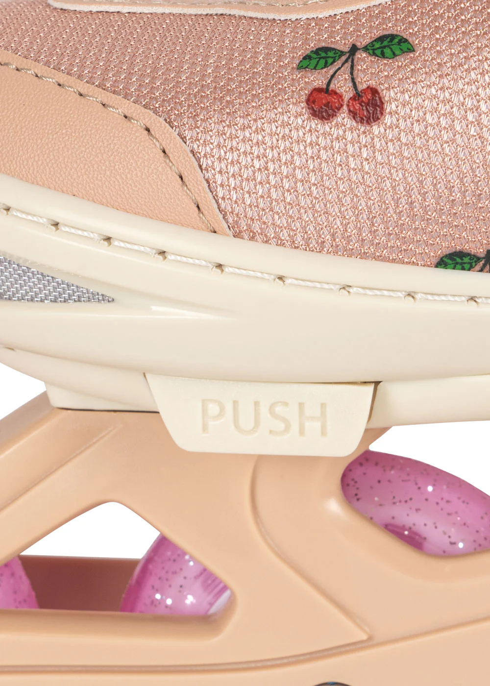 Konges Slojd LED-tuledega rulluisud, cherry blush Konges Slojd LED-tuledega rulluisud, cherry blush Kodumaailm ja muud tarvikud - HellyK - Kvaliteetsed lasteriided, villariided, barefoot jalatsid