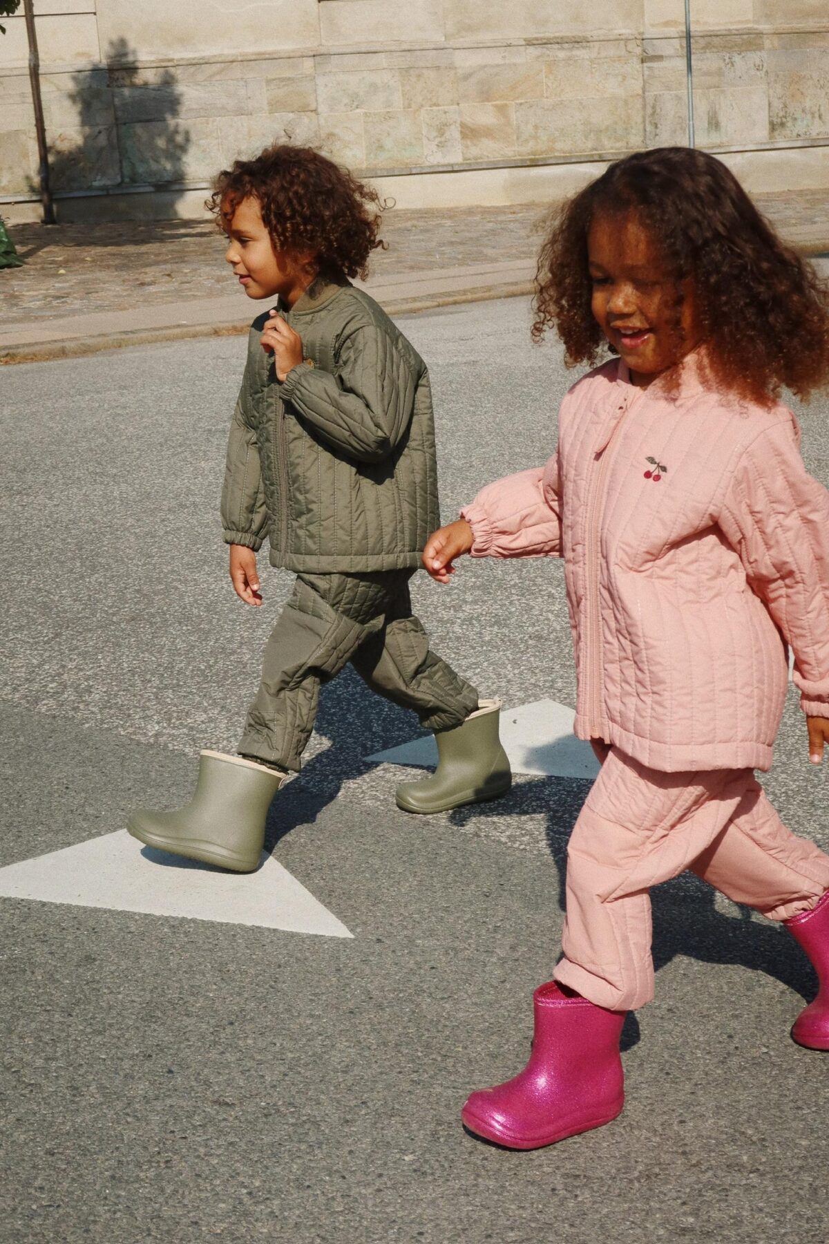 Konges Slojd Evi termokomplekt, kalamata/SS’26 Konges Slojd Evi termokomplekt, kalamata/SS’26 Lasteriided - HellyK - Kvaliteetsed lasteriided, villariided, barefoot jalatsid