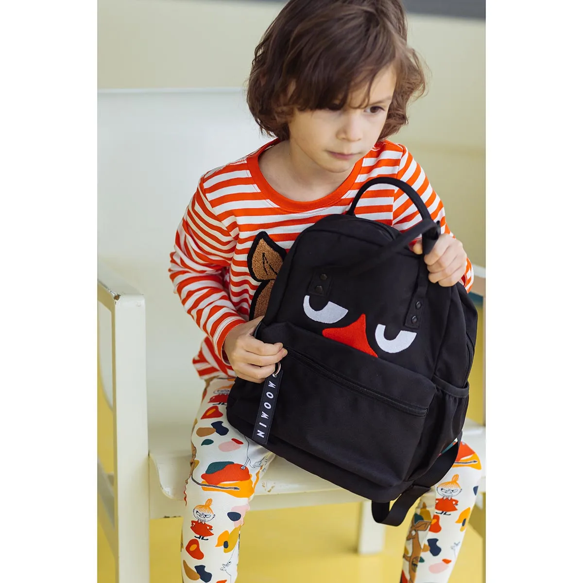 Moomin Viuhti seljakott Haisuloom, black Mänguasjad - HellyK - Kvaliteetsed lasteriided, villariided, barefoot jalatsid