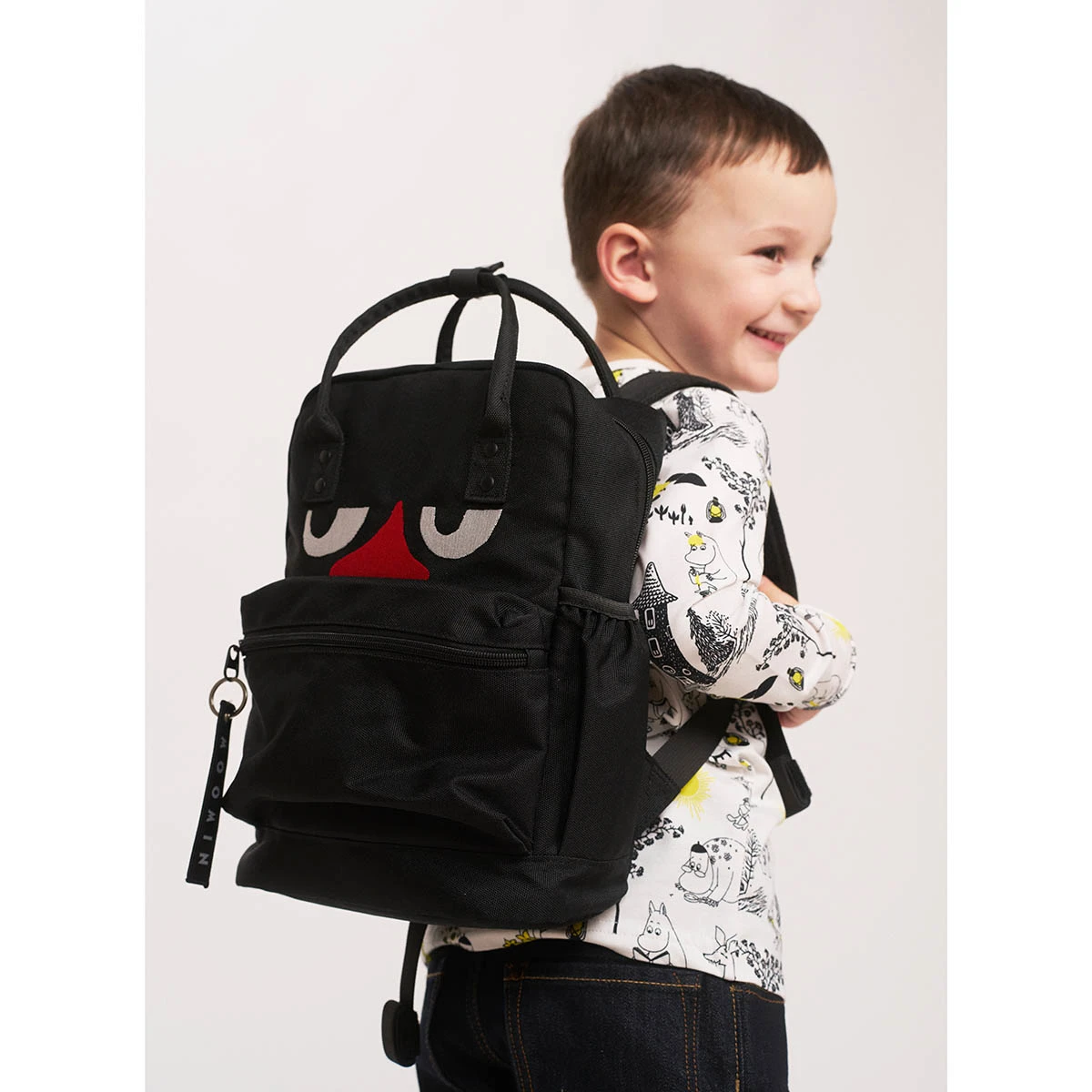 Moomin Viuhti seljakott Haisuloom, black Mänguasjad - HellyK - Kvaliteetsed lasteriided, villariided, barefoot jalatsid