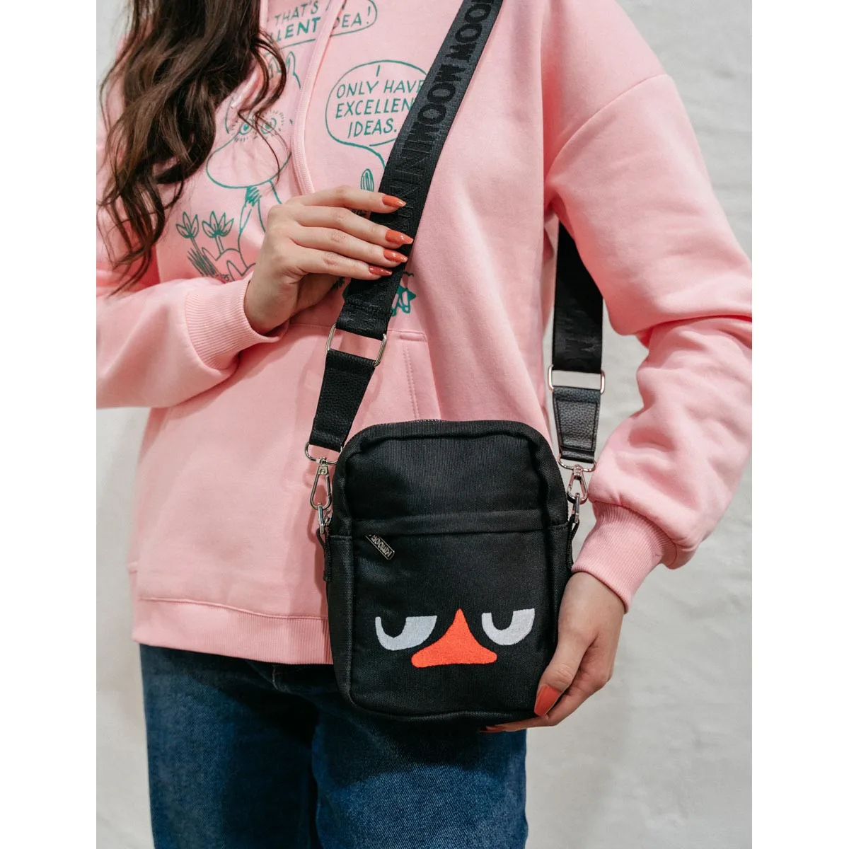 Moomin Vertti õlakott Haisuloom, black Mänguasjad - HellyK - Kvaliteetsed lasteriided, villariided, barefoot jalatsid