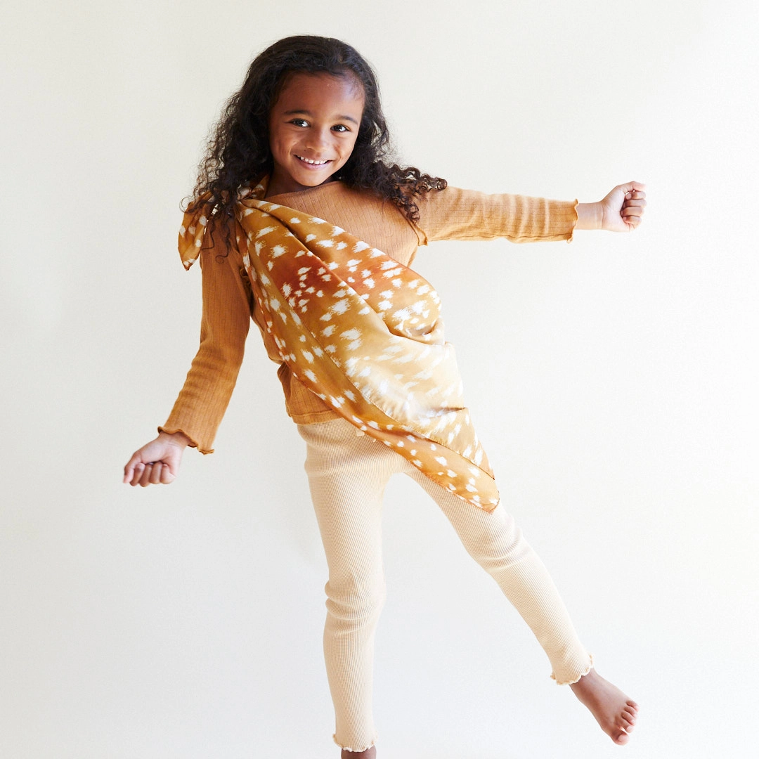 Sarah’s Silks mängusiid, hirvevasikas Mänguasjad - HellyK - Kvaliteetsed lasteriided, villariided, barefoot jalatsid