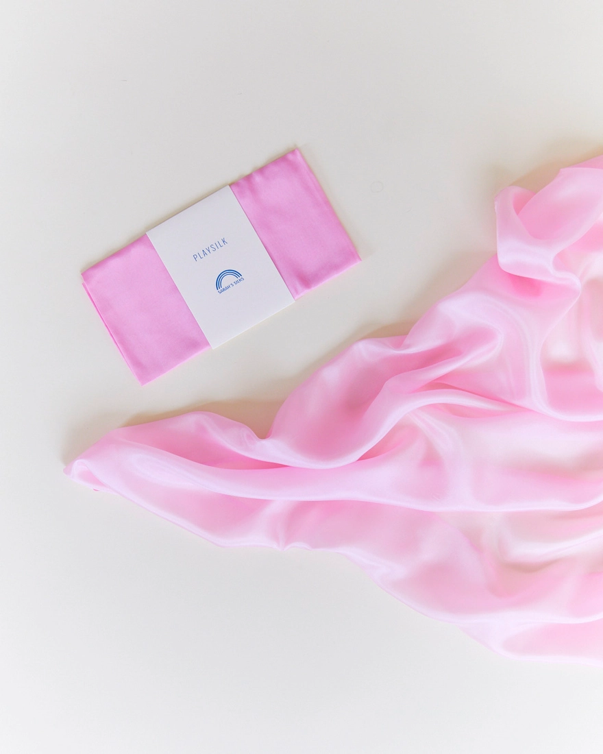 Sarah’s Silks ühevärviline mängusiid, heleroosa Mänguasjad - HellyK - Kvaliteetsed lasteriided, villariided, barefoot jalatsid