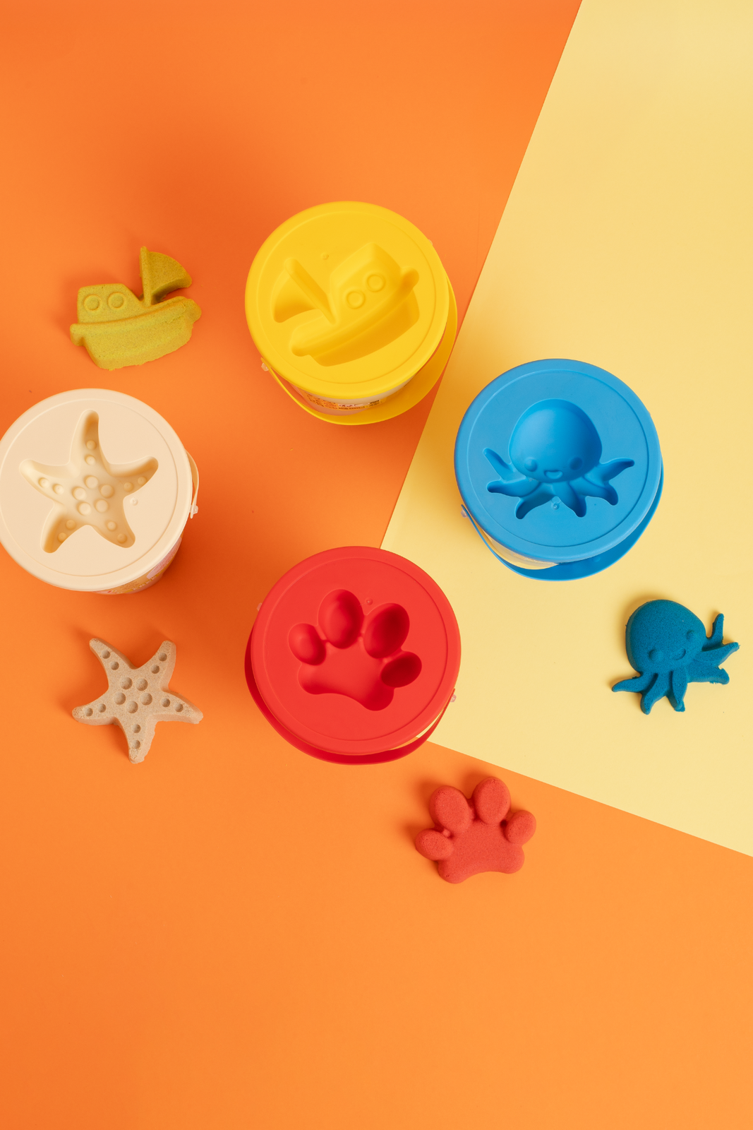 ChildGen Maagiline liiv 500 gr, punane Mänguasjad - HellyK - Kvaliteetsed lasteriided, villariided, barefoot jalatsid