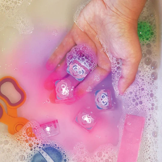 Glo Pals sensoorsed valguskuubikud vanni – Abby Cadabby Glo Pals helendavad valguskuubikud - HellyK - Kvaliteetsed lasteriided, villariided, barefoot jalatsid