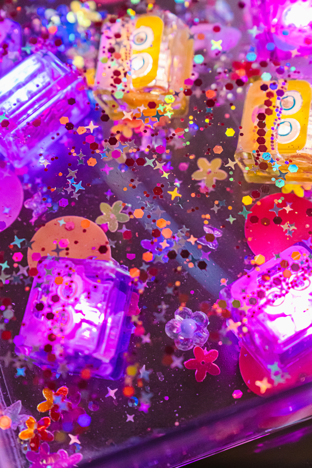 Glo Pals Maagilised sensoorsed purgilisandid, fairy Glo Pals Maagilised sensoorsed purgilisandid, fairy Glo Pals helendavad valguskuubikud - HellyK - Kvaliteetsed lasteriided, villariided, barefoot jalatsid