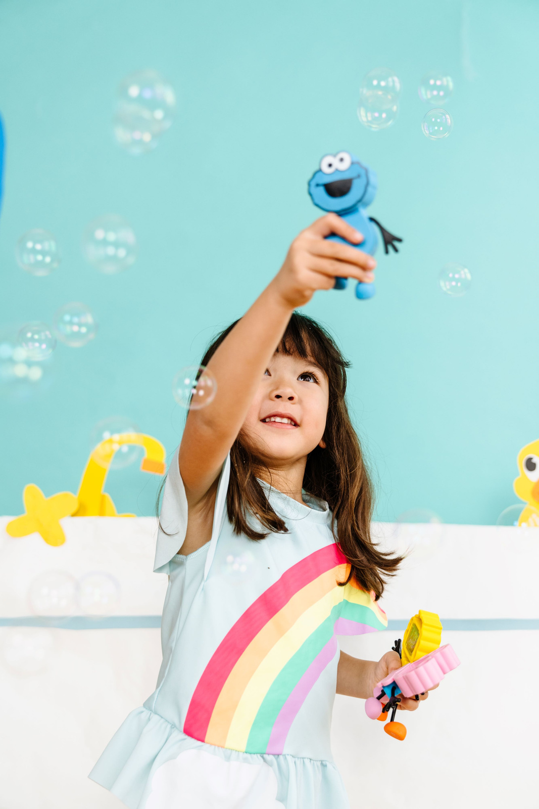 Glo Pals vannitegelane koos valguskuubikutega – Cookie Monster Glo Pals helendavad valguskuubikud - HellyK - Kvaliteetsed lasteriided, villariided, barefoot jalatsid