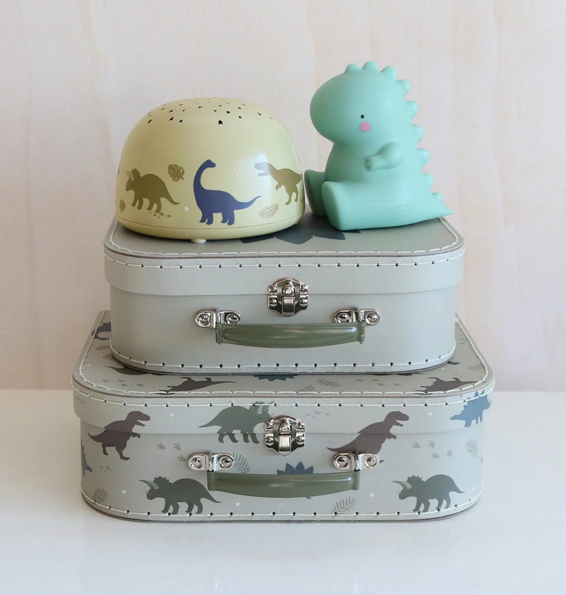 A Little Lovely Company projektor lamp, dinosaurs A Little Lovely Company projektor lamp, dinosaurs Lambid/öölambid/projektorid - HellyK - Kvaliteetsed lasteriided, villariided, barefoot jalatsid