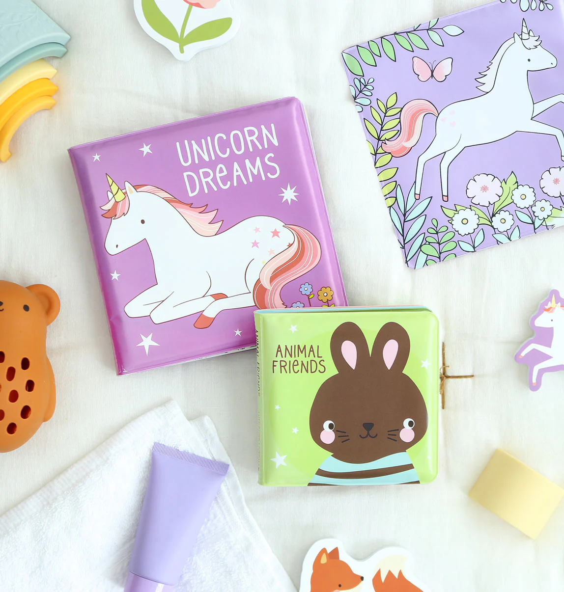 A Little Lovely Company maagiline vanniraamat, unicorn dreams A Little Lovely Company maagiline vanniraamat, unicorn dreams Mänguasjad - HellyK - Kvaliteetsed lasteriided, villariided, barefoot jalatsid