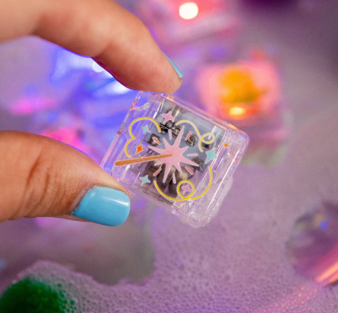 Glo Pals sensoorsed valguskuubikud vanni – Fairy Edition Glo Pals helendavad valguskuubikud - HellyK - Kvaliteetsed lasteriided, villariided, barefoot jalatsid