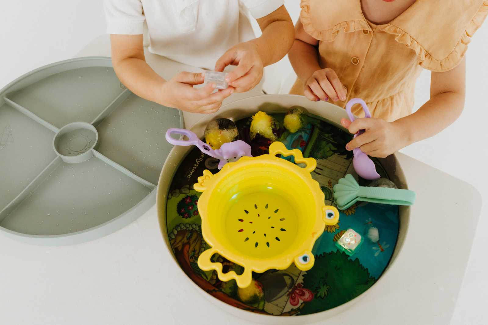 eng_pl_Jellystone-Tray-Play-2-in-1-Sensory-Tray-Sage-316_2